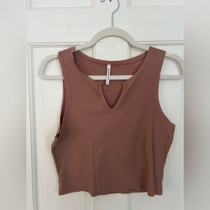 Lulu’s crop top so cute!